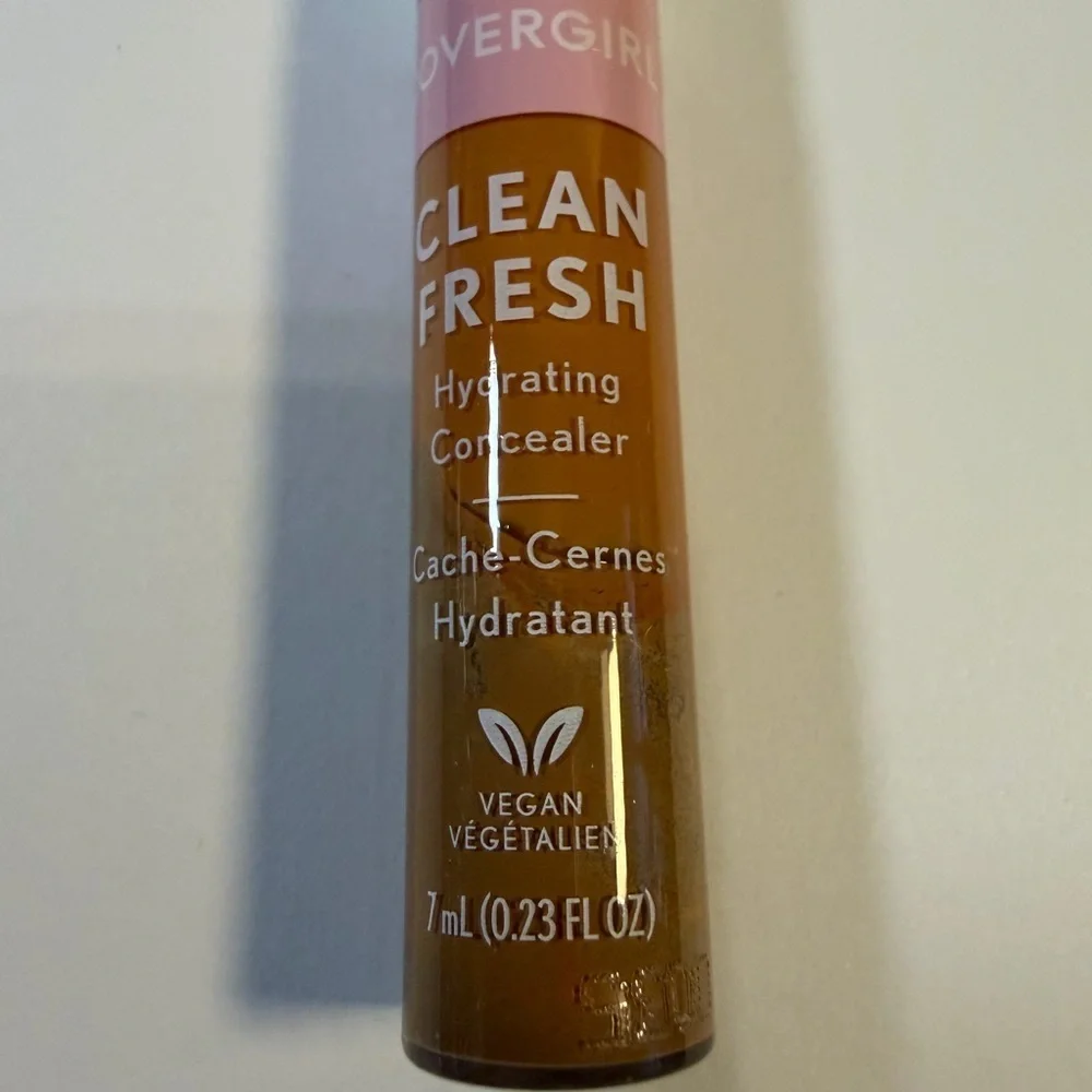 🩷5/$10 CoverGirl Clean Fresh Hydrating Concealer - Tan